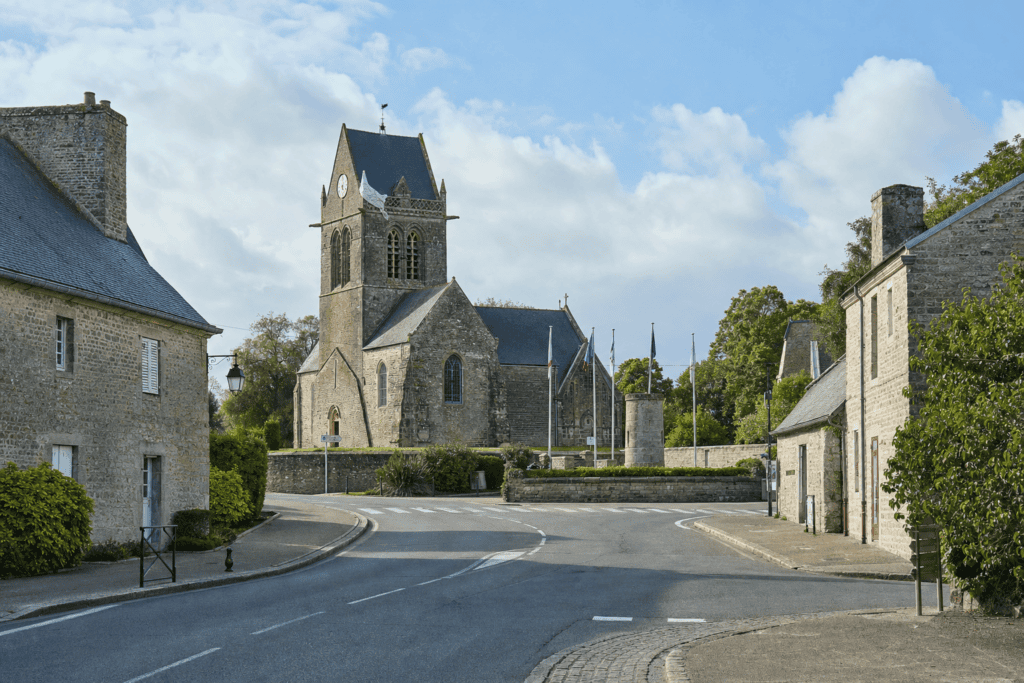Accéder à Sainte-Mère-Église depuis Carentan, Bayeux ou Caen