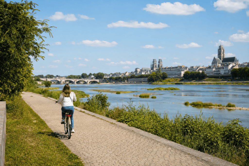 Balade à vélo le long de la Loire à Orléans
