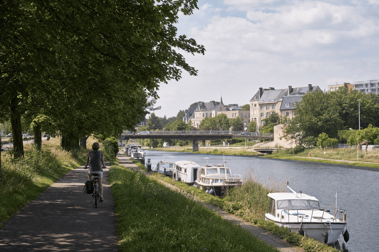 Canal de Caen à la mer à vélo — Caen