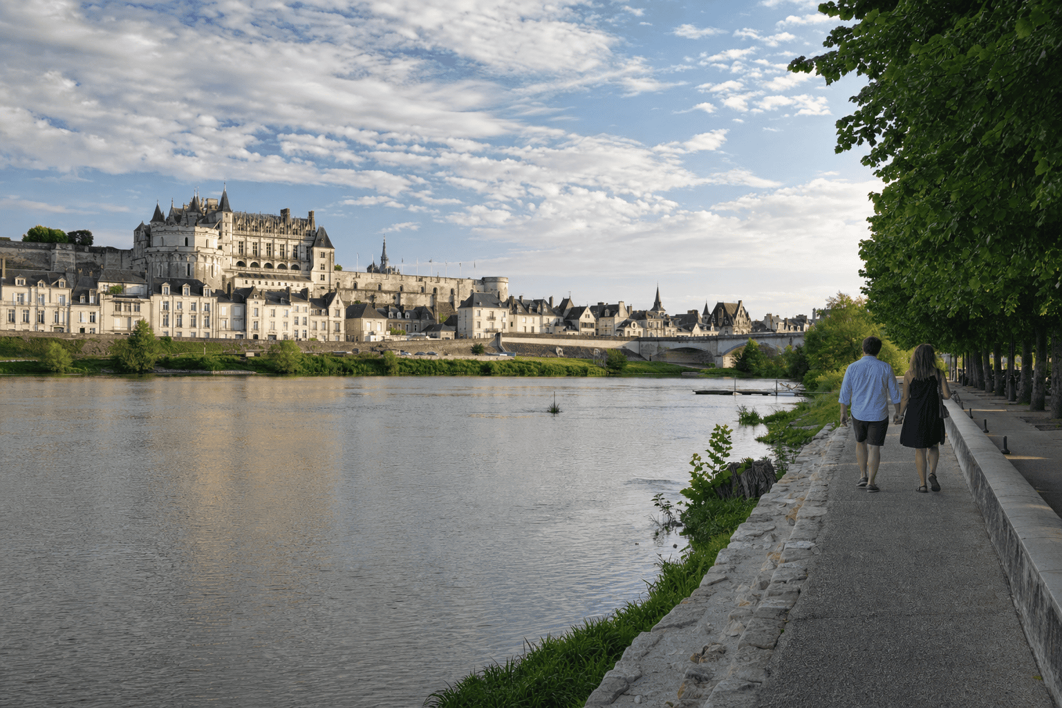 Centre historique d’Amboise et promenade sur les quais — Vallée de la Loire