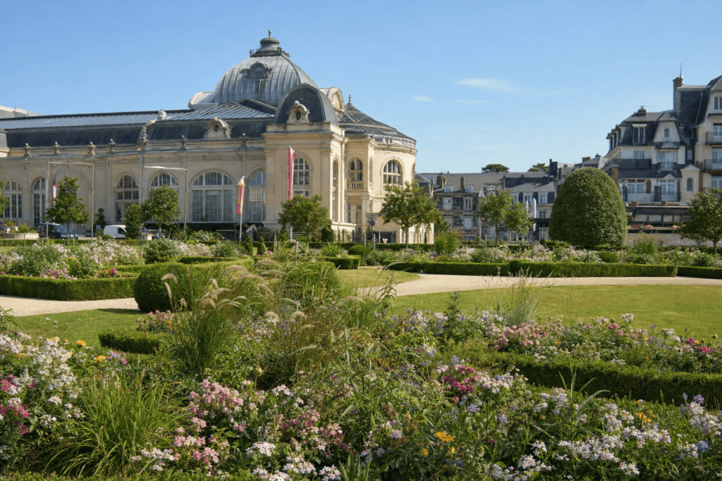 Jardins du Casino et avenue de la Mer