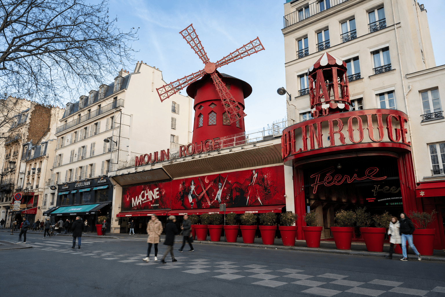 Moulin Rouge — Paris