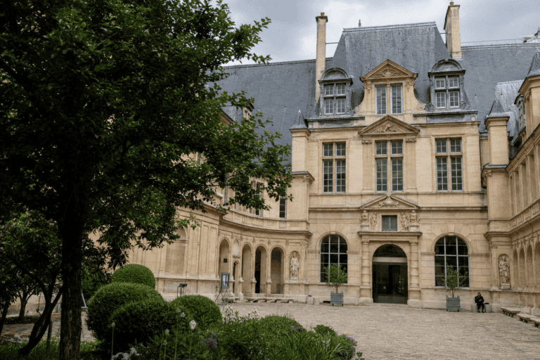 Transfert VTC Aéroport d’Orly (ORY) → Hôtel du Louvre