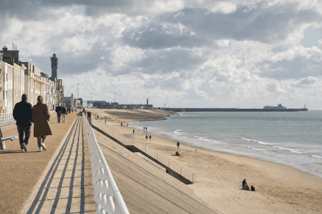 Plage de Calais et promenade du front de mer