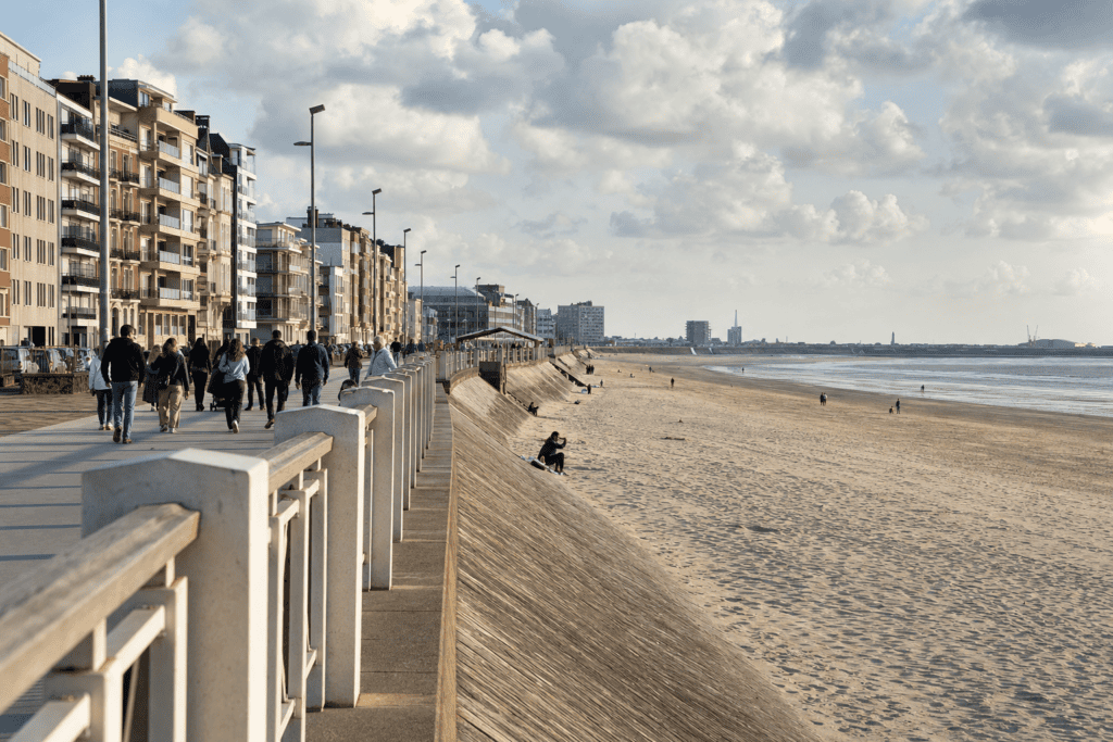 Plage de Malo-les-Bains et digue de mer