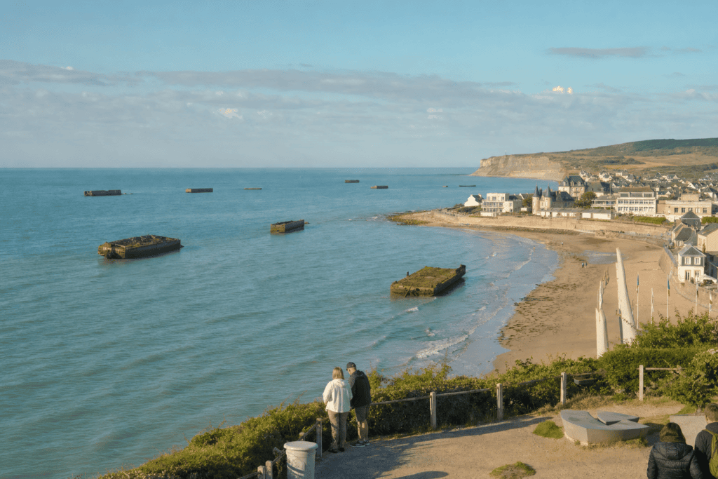 Port artificiel Mulberry B et plage d’Arromanches