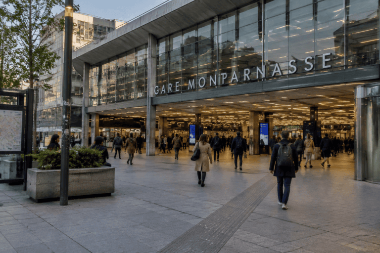 Transfert VTC Aéroport d’Orly (ORY) → Paris Gare Montparnasse
