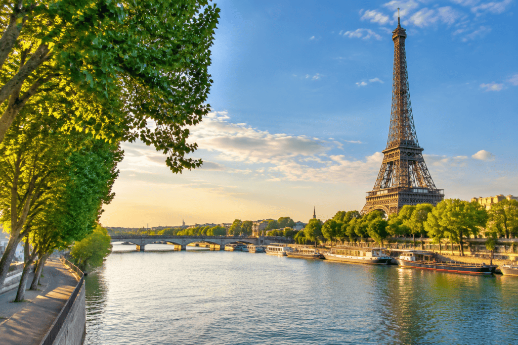 Escala em Paris a partir de CDG com motorista privado: veja o essencial sem perder o voo