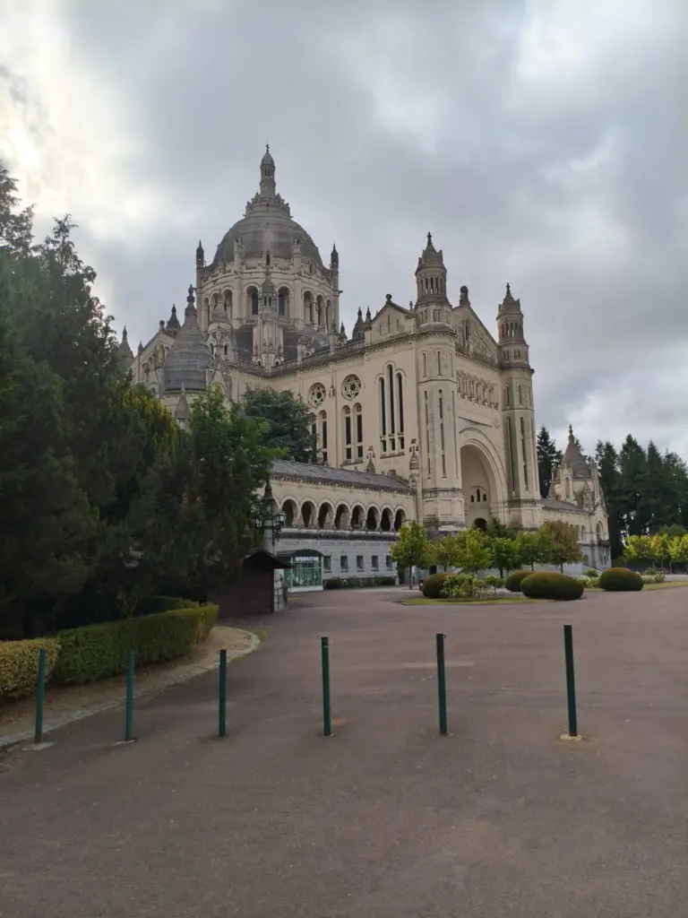 Basilique monumentale lors d’une excursion