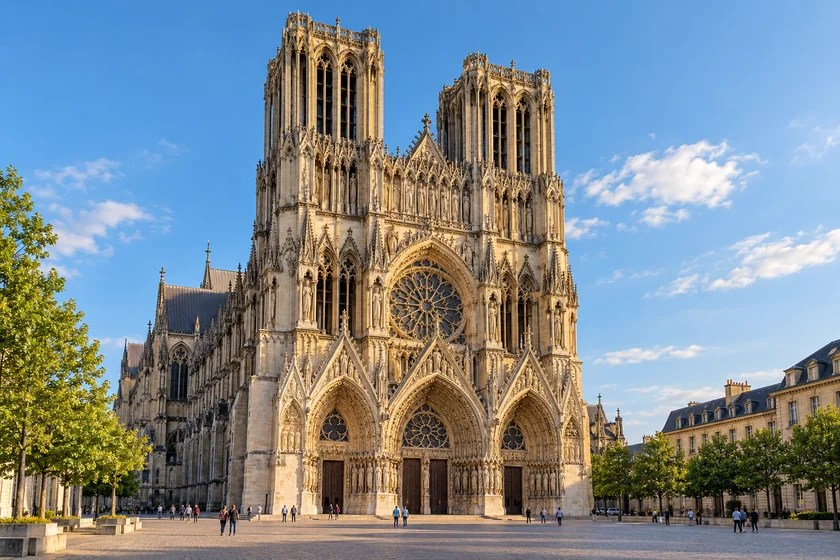 Illustration de la façade de la cathédrale de Reims