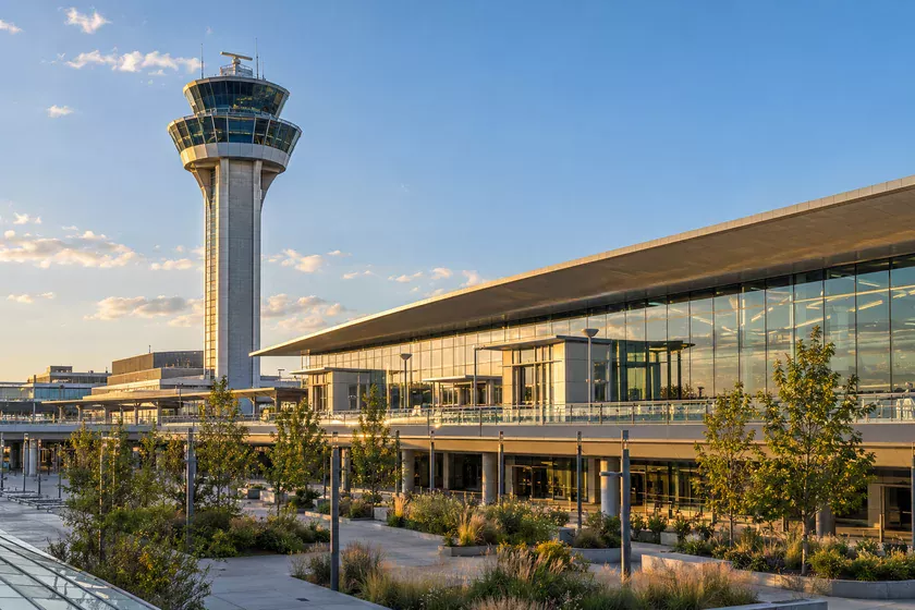 Illustration d’un terminal et de sa tour de contrôle pour un transfert Orly–Paris